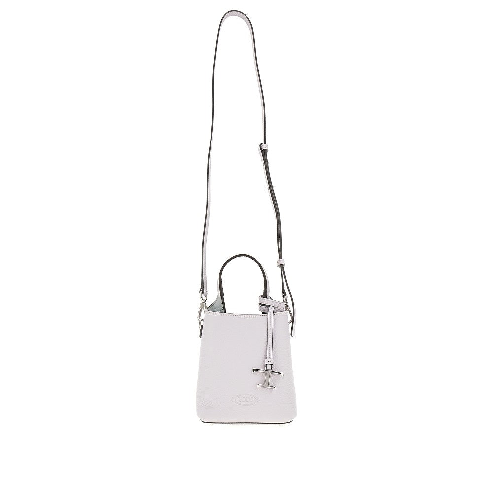 Micro bag in pelle con charm T Timeless