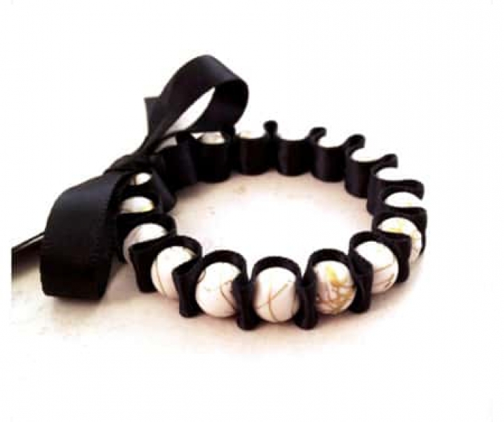 DIY: Ribbon Pearl Bracelet Tutorial