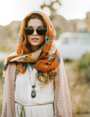 Chic Creative Ways to Wear a Scarf Chic Creative Ways to Wear a Scarf
