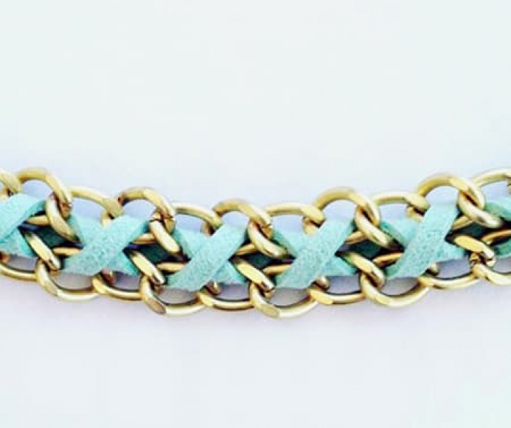 DIY Bracelet: Cross Style Chain Woven Bracelet