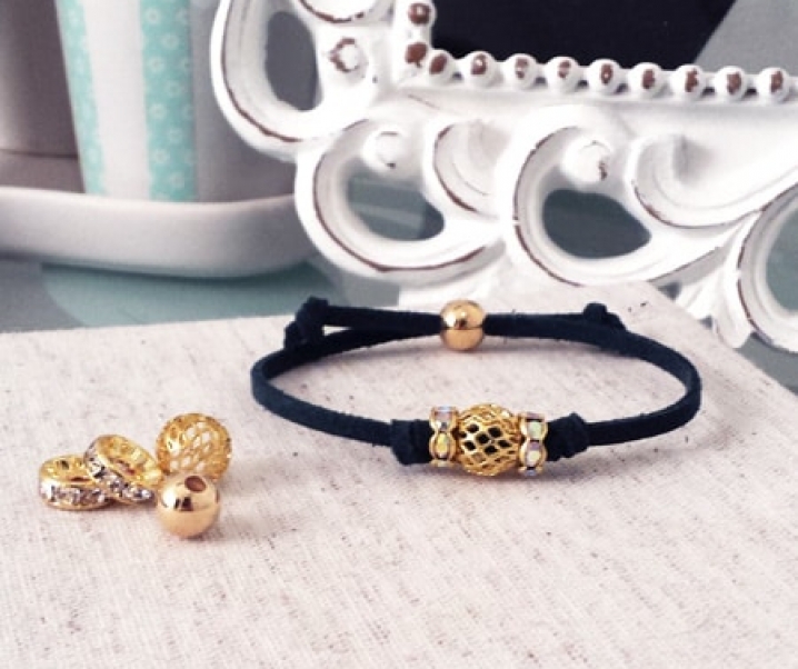 DIY: Knotted Charm Bracelet