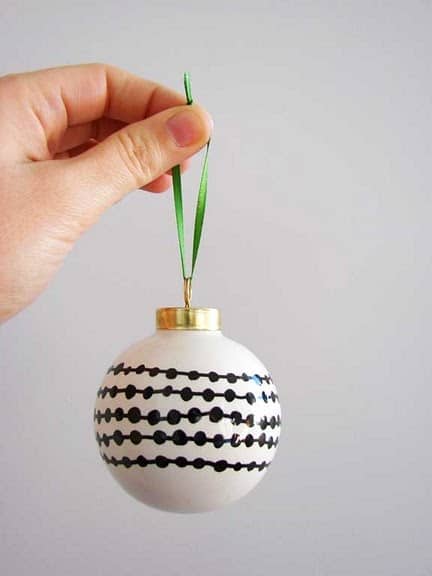 Easy Sharpie Christmas Ornaments 
