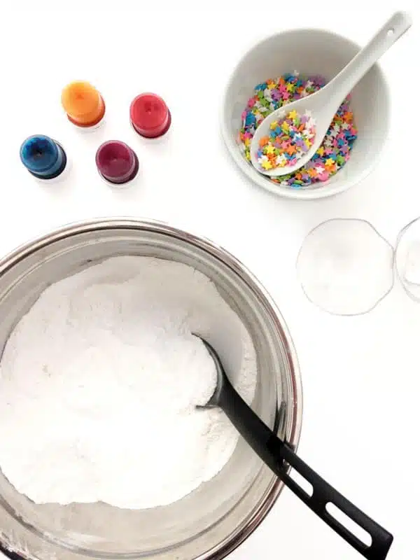1mix dry ingredients - diy homade bathbombs