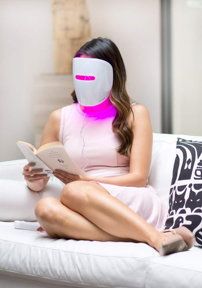 Beauty Blogger Review: Light Therapy Acne Mask by Neutrogena