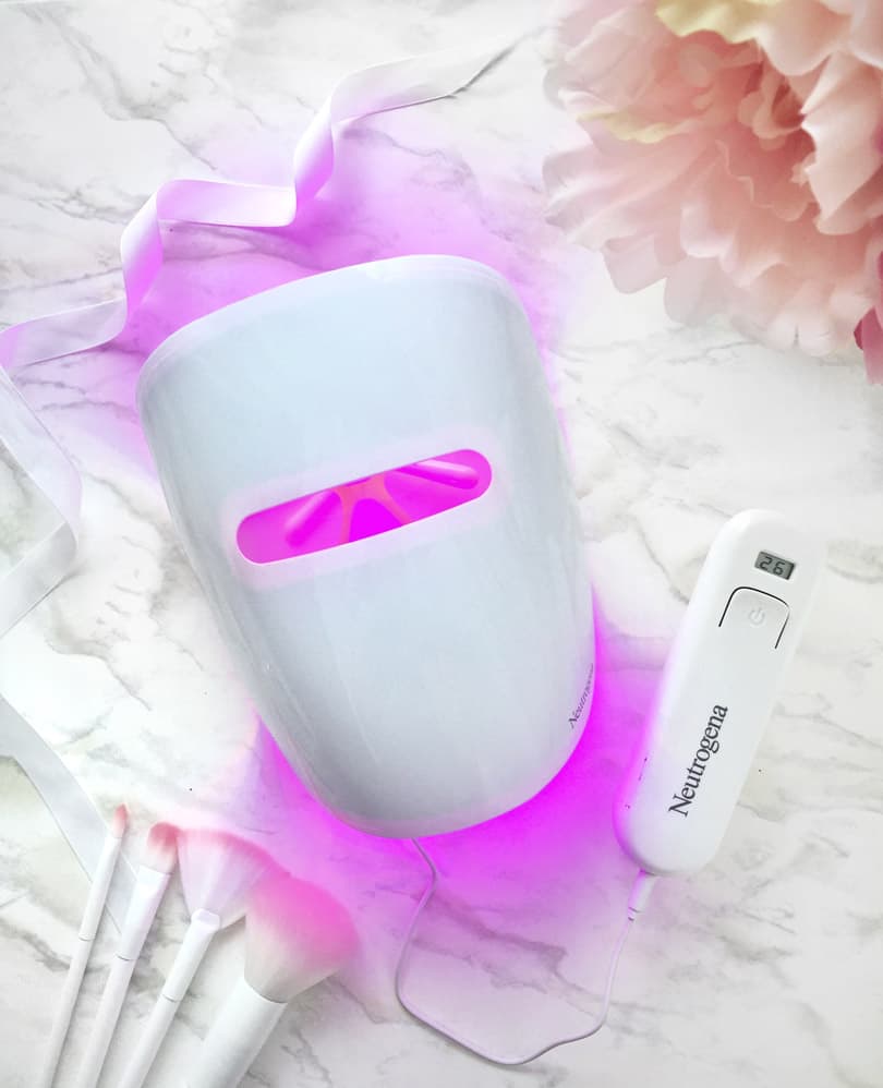 Beauty and Technology: Neutrogena Light Therapy Acne Mask
