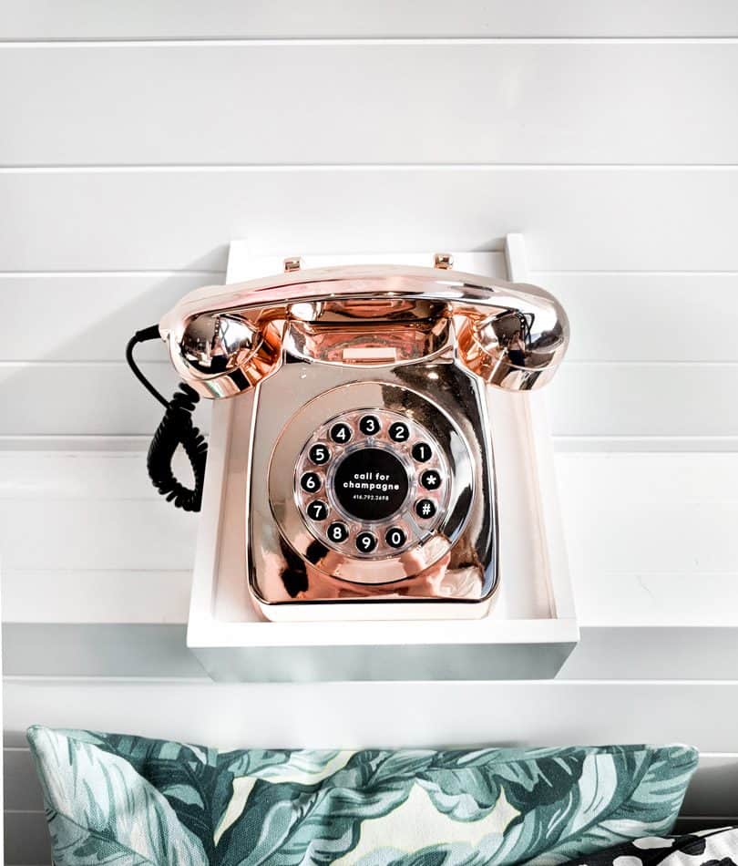 Such a cute rose gold phone! Wish I could have one in my home like this!