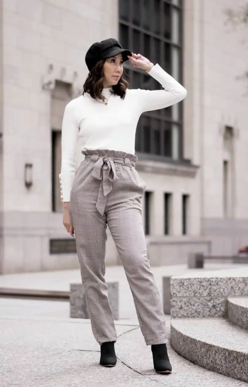 Winter OOTD: newsboy cap, drawstring plaid pants, white sweater. Fashion blogger Yesmissy