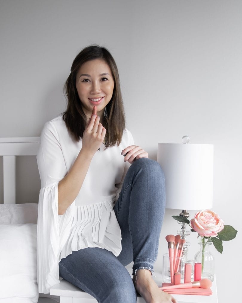 OOTD lookbook - white pleated blouse and jeans, VDL beauty