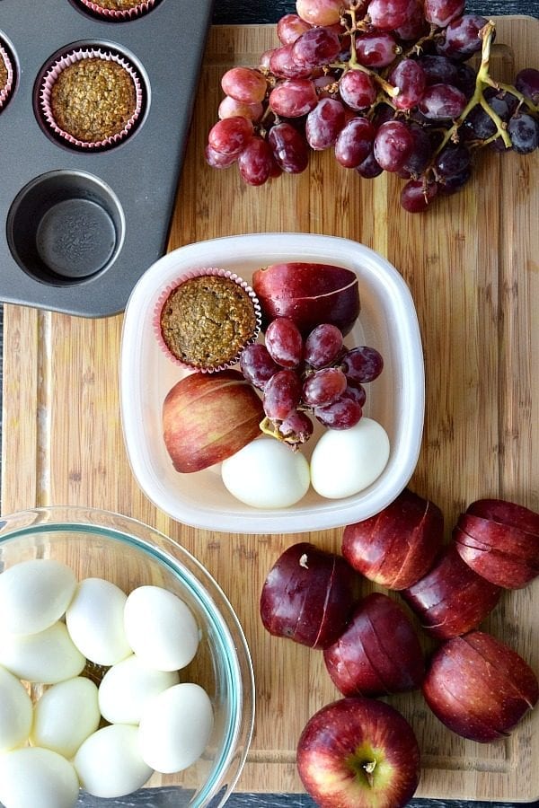 Make breakfast easy with this meal prep bistro box breakfast idea! 