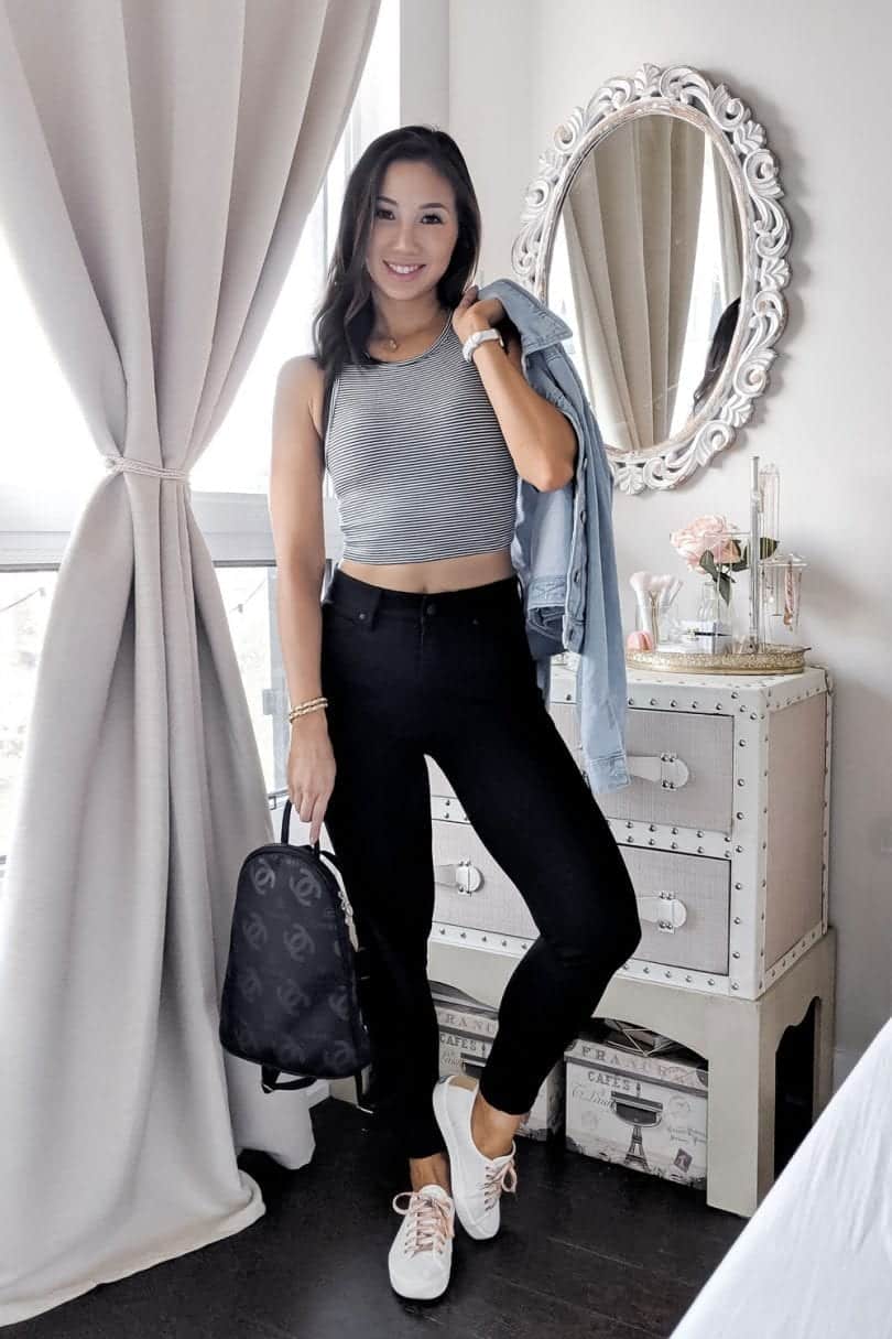 Casual Weekend Look - #OOTD jeans, tank and backpack