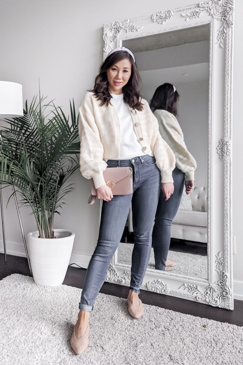 Casual jeans outfits with puff sleeve cardigan and slim jeans from Banana Republic. 