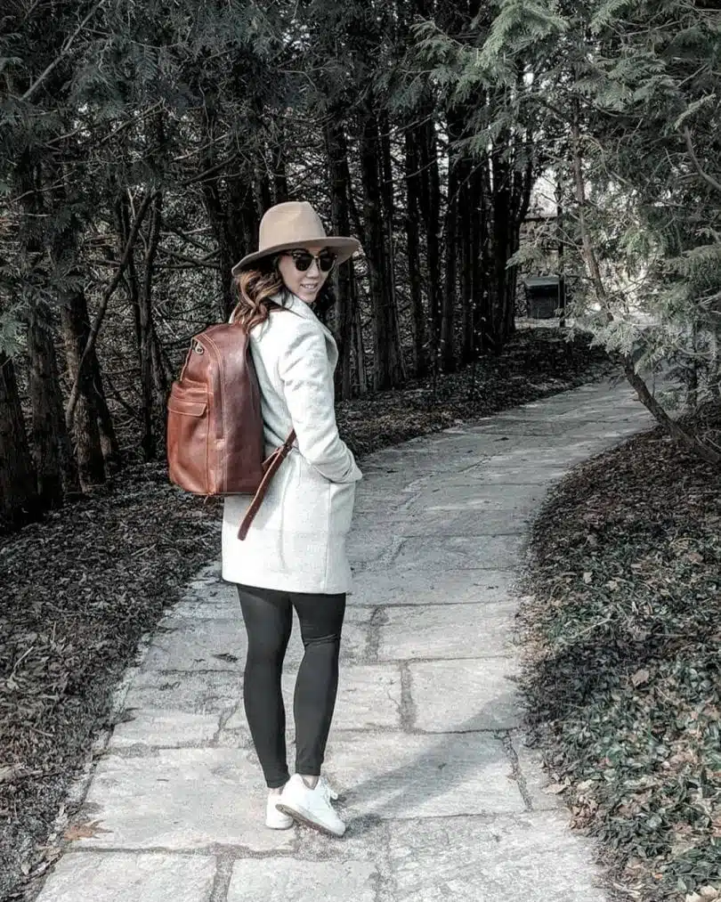 Travel style - black leggings are the perfect travel piece because they are so versatile