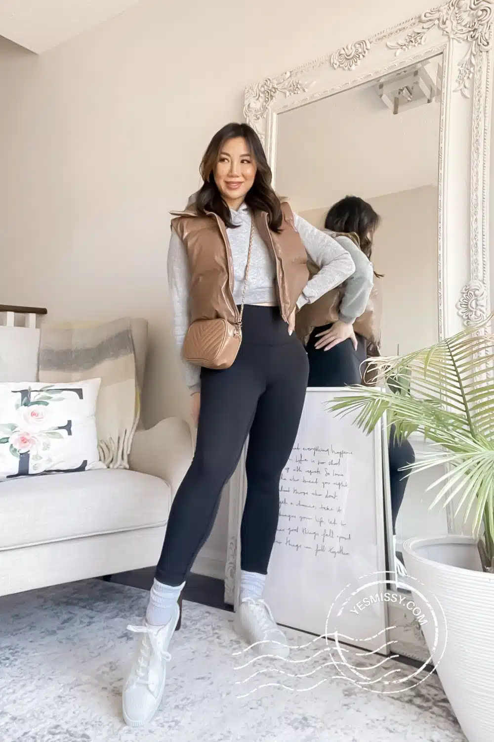 Cute black leggings outfits for winter.  Get more style inspo at yesmissy.com
