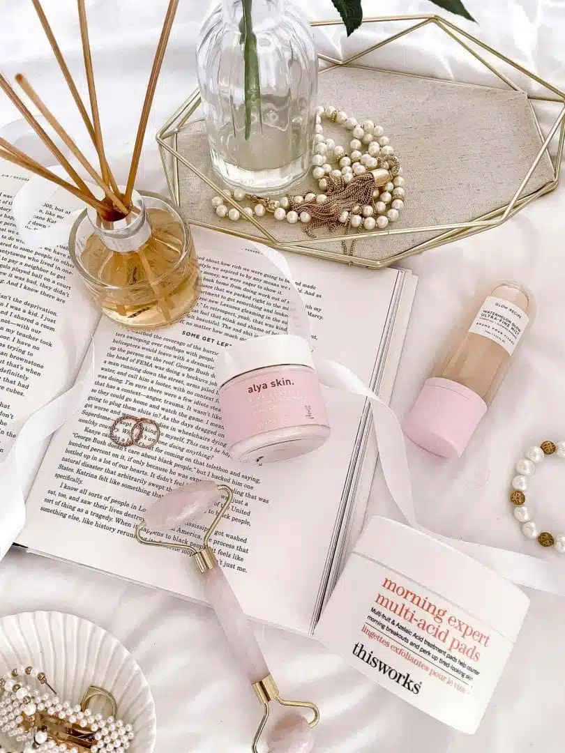 Summer skincare tips to help you achieve more radiant and glowing skin for summer! 