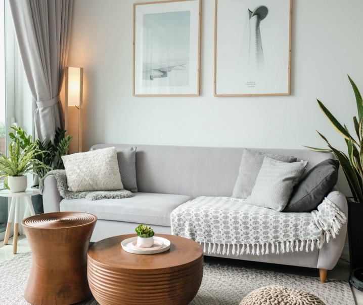 How to Choose Wall Art for Your Replica Luxury Handbag