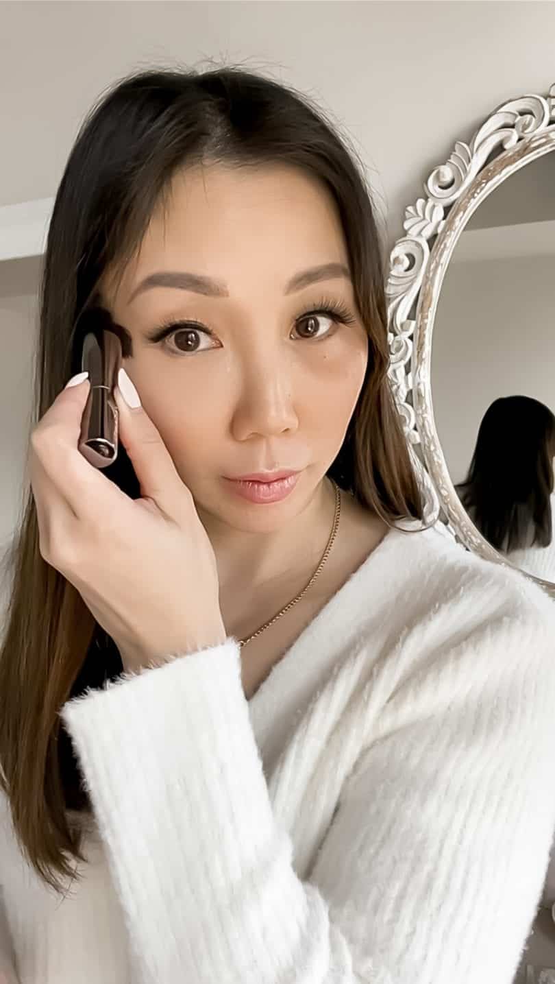 In this step I'm sweeping off the excess powder after baking for 10 minutes. Get the makeup guide at yesmissy.com