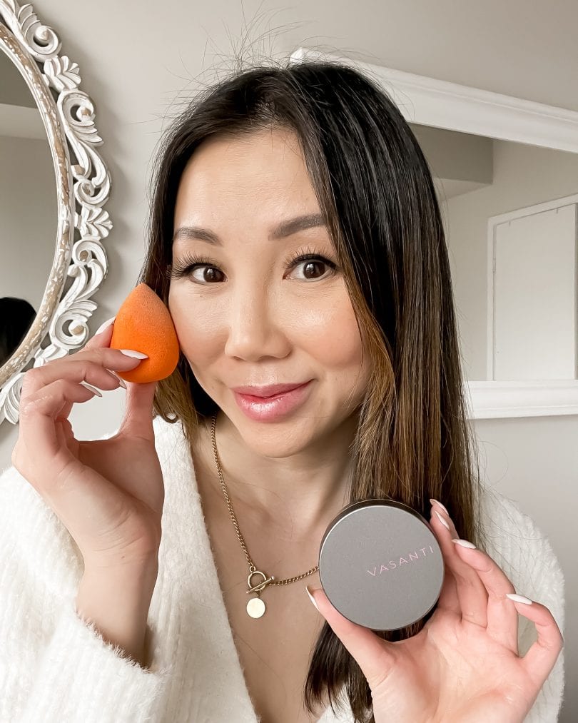 Apply a setting powder will kept your makeup last and keep the area bright. More beauty tips at yesmissy.com
