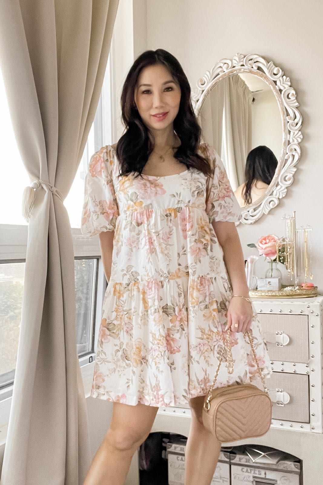 3 must-have summer dresses from Ever New - This babydoll dress is the perfect casual dress for warm weather season with cute puff sleeve and a floral print.