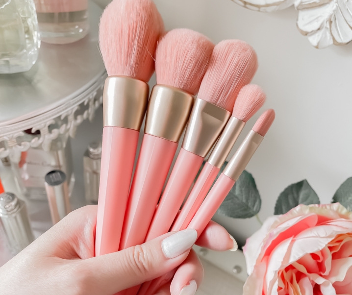 The Best Way to Clean Your Makeup Brushes