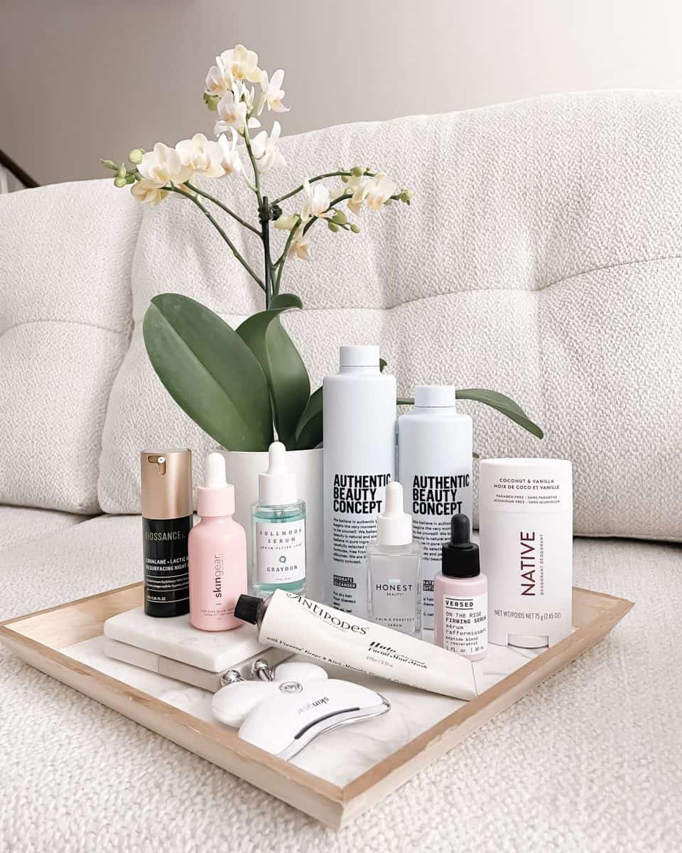 Clean beauty products reviewed - 8 clean skincare, haircare and beauty products i'm loving right now. Get the full review on yesmissy.com