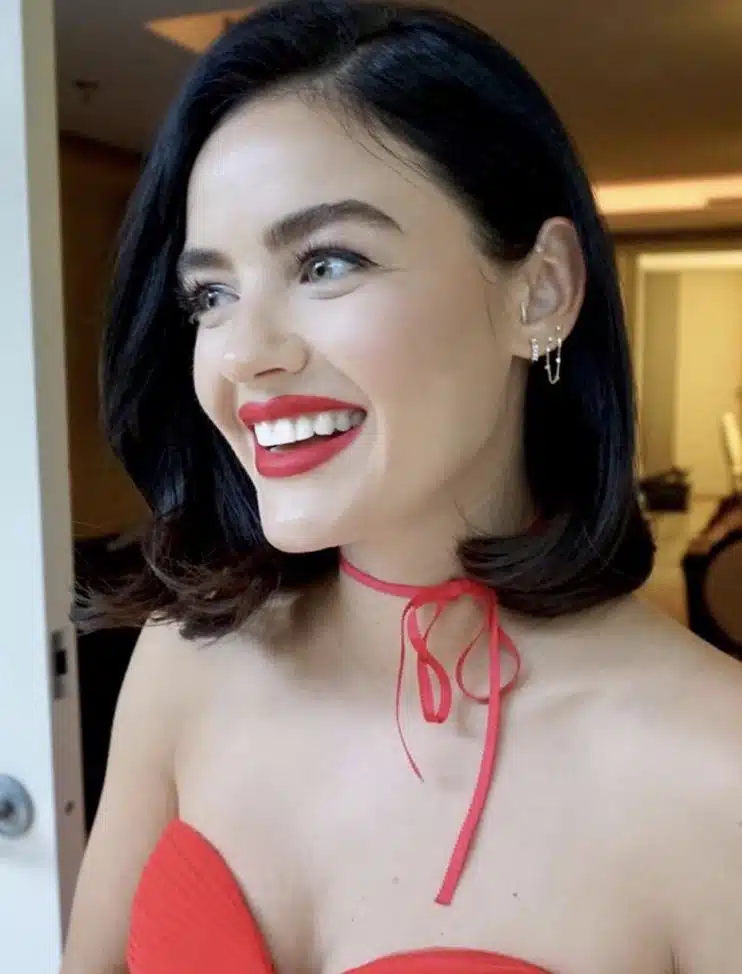 Classic hollywood glam bob haircut on Lucy Hale. Click through to see more lob and bob hairstyles...