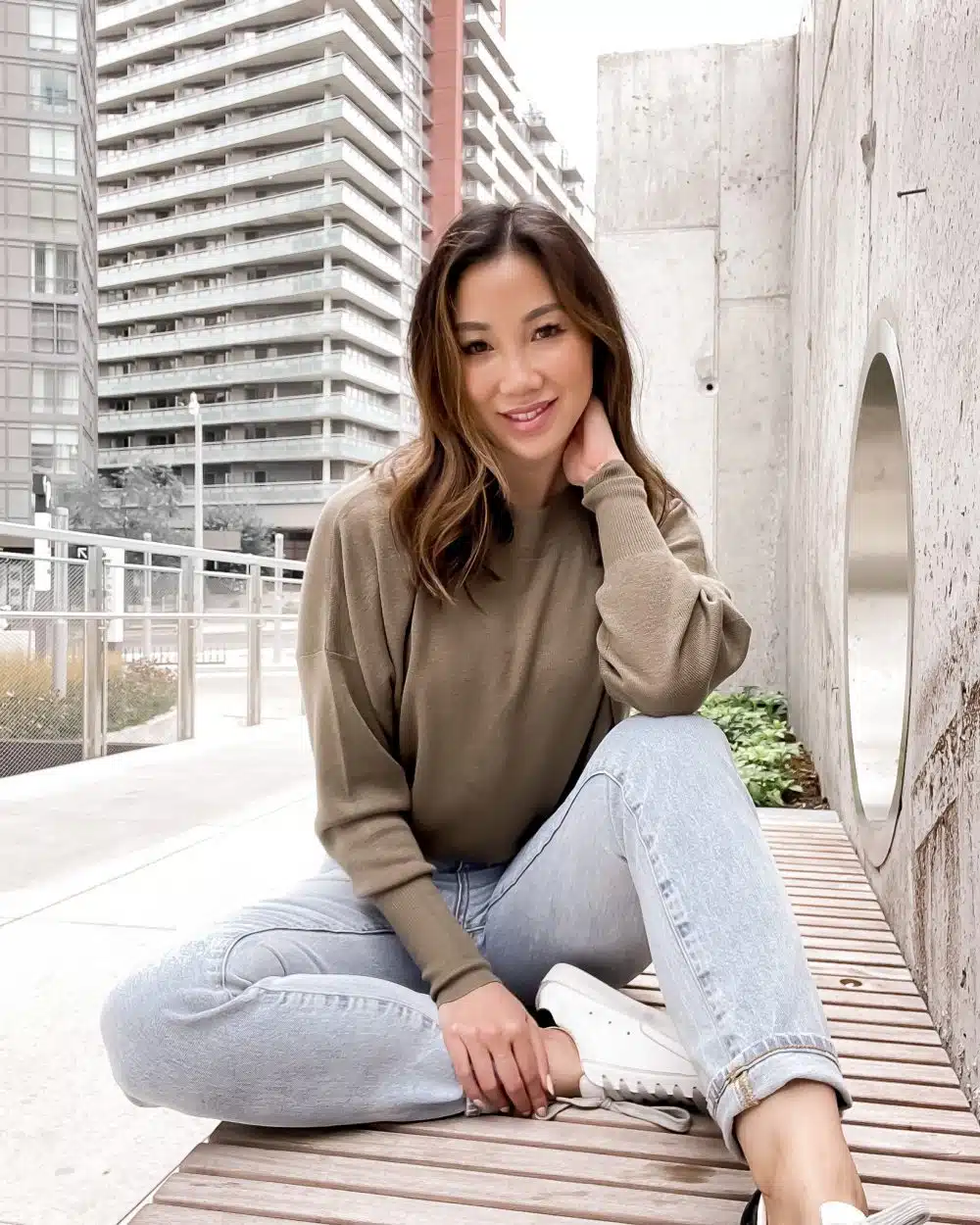 Everyday casual outfit idea for fall - straight leg mom jeans and green sweater from Ever New