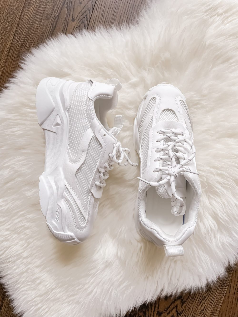 Cute everyday shoes for women - chunky sneakers make a great casual shoe for running errands and day to day activities. 