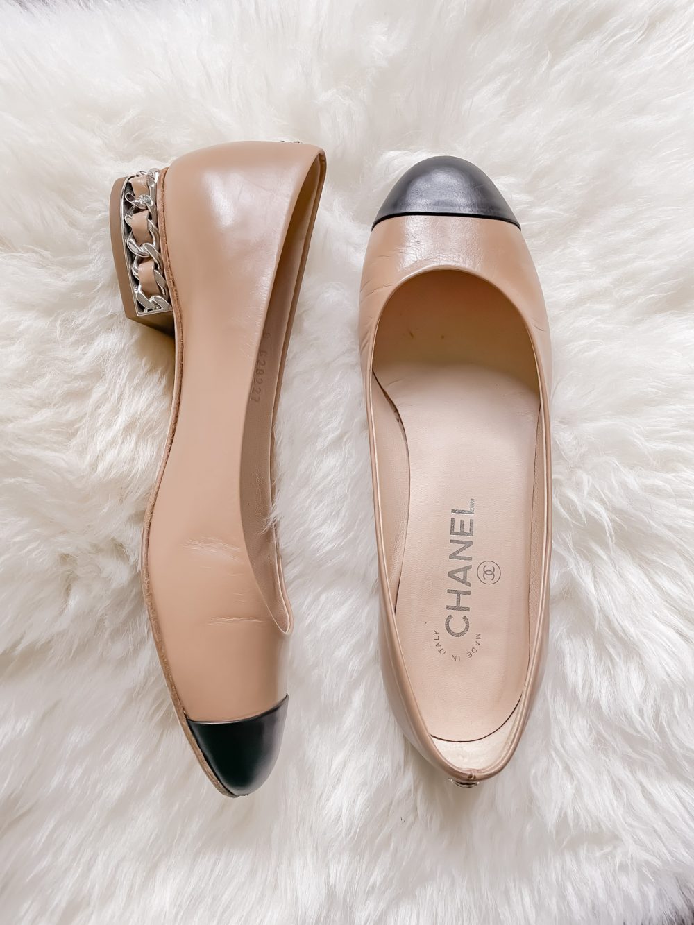 Everyday shoes for women - Chanel ballet flats with cap toe