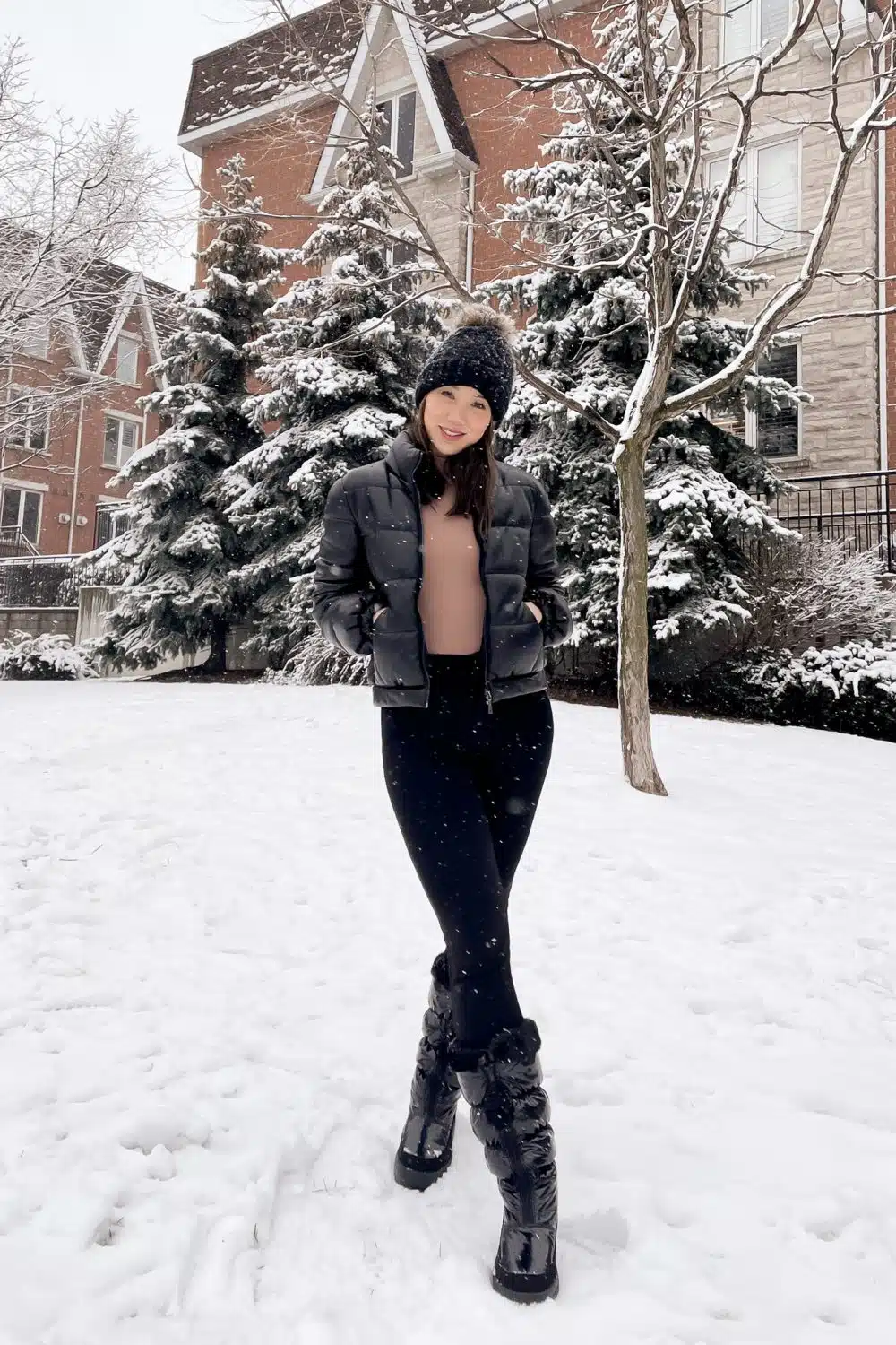 Casual winter outfit ideas - throw on a puffer jacket to keep warm and cozy!