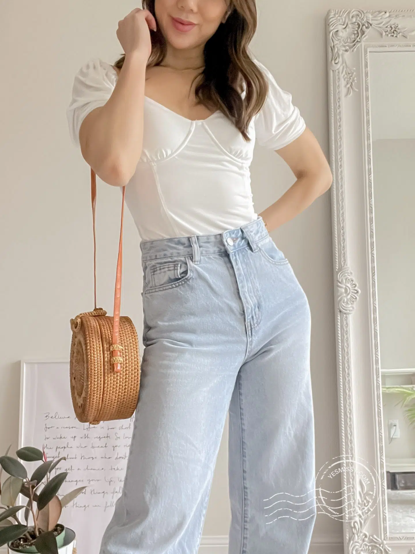 Casual outfit with white bodysuit and wide leg jeans. More spring/summer outfits on yesmissy.com