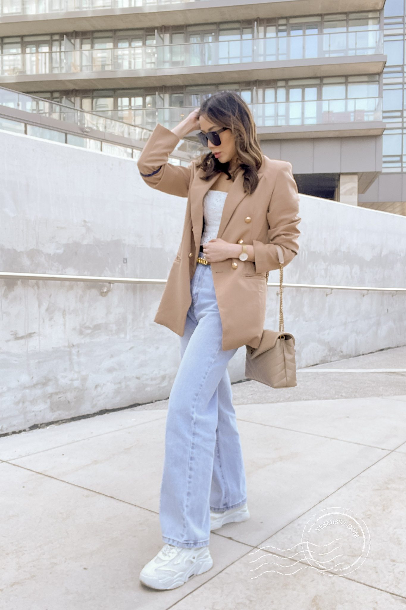 Casual weekend outfit with oversized blazer and baggy jeans. Accessorized with gold jewelry and YSL Loulou bag. Full outfit details on yesmissy.com 