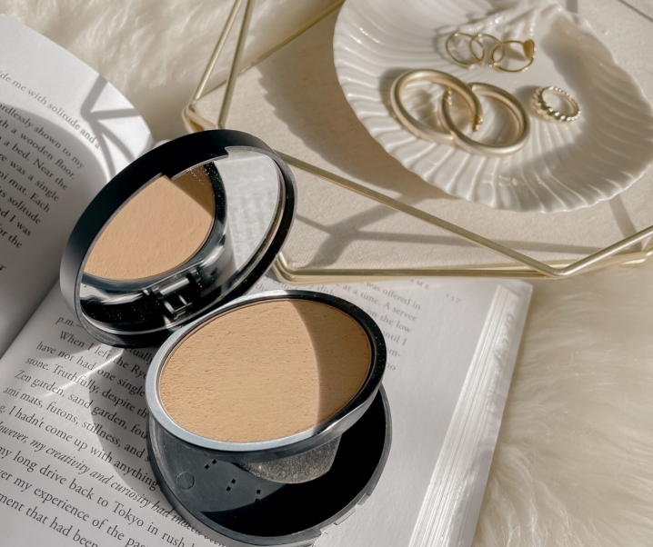 bareMinerals BAREPRO 16HR Foundation Review