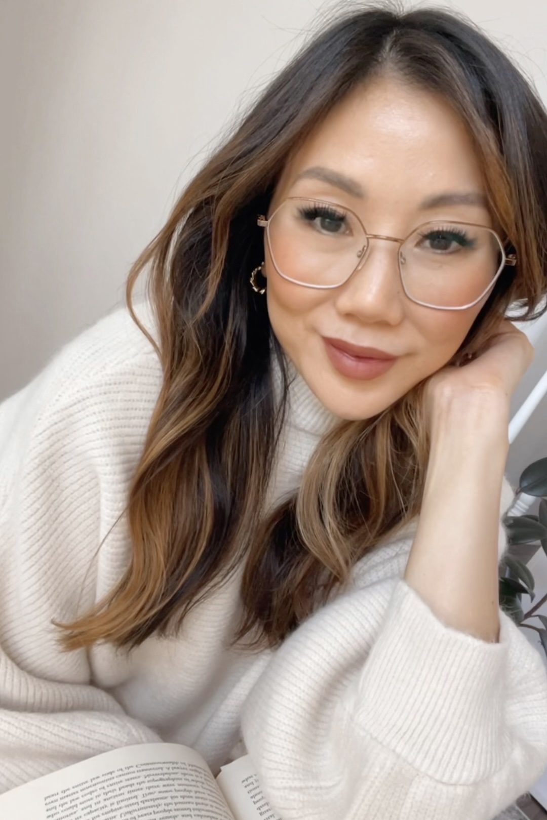 Cozy fall look with sweater dresses and oversized glasses from BonLook - yesmissy.com